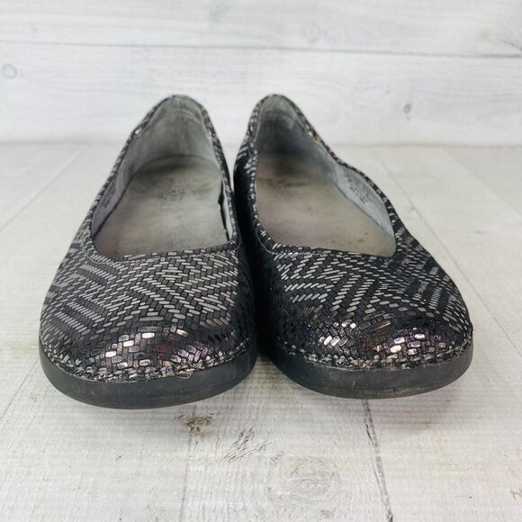 Alegria By PG Lite PEWTER DAZZLER PET-532 Leather Slip On Flat Shoes Size 8.5 - Picture 3 of 14